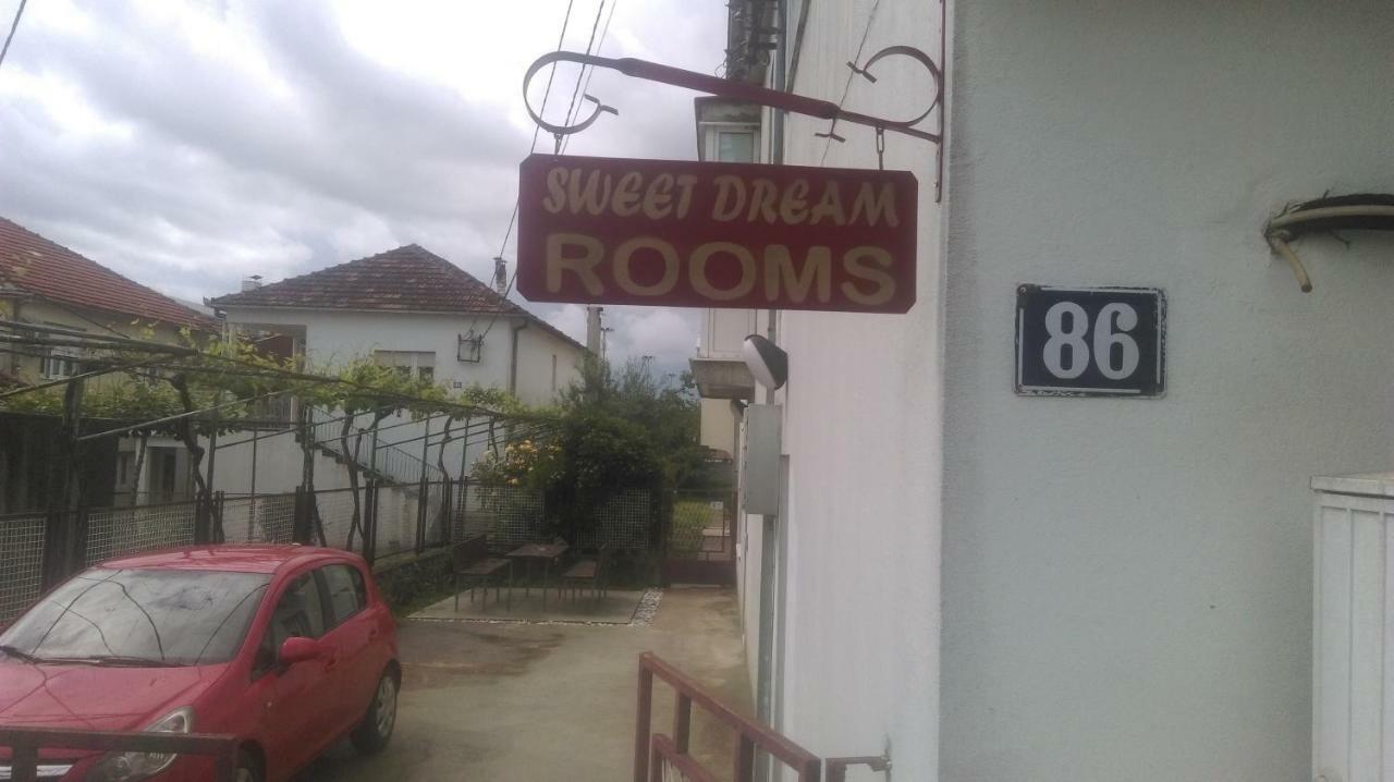 Sweet Dream Rooms พอดโกริกา ภายนอก รูปภาพ